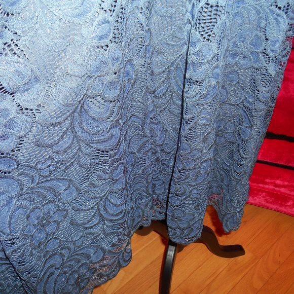 JANAROSE NEW GRAY FLORAL LACE SCALLOP DRESS - Picture 4 of 8